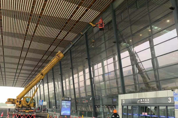 阳春玻璃幕墙维护和保养